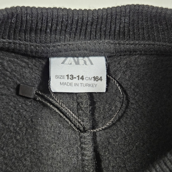 Zara Teen Black Velvet Heart Sweatshirt Size 13-14 Fleece Crewneck Sweater - Picture 9 of 11